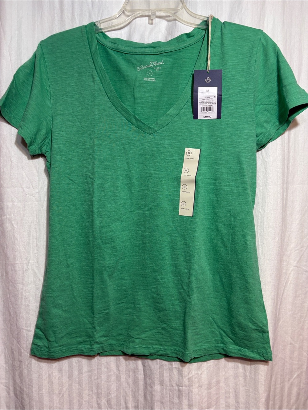 Universal Thread Women’s Green V-Neck Short Sleeve Tee